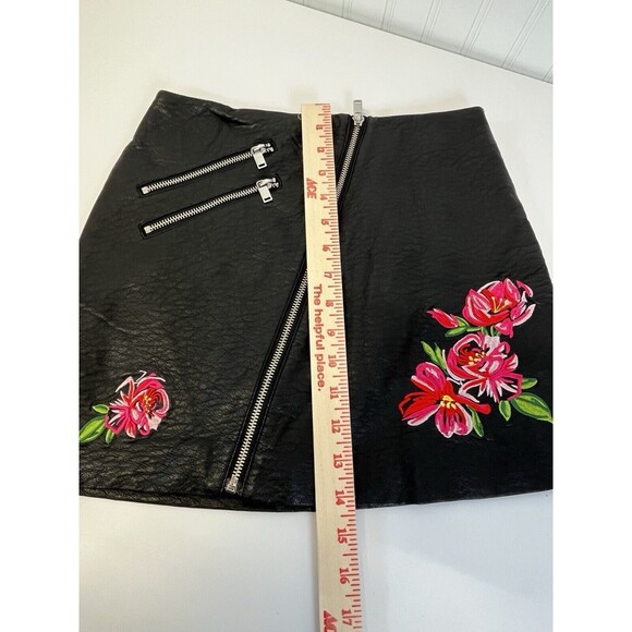 Divided Womens Black Faux Leather Mini Skirt W/ Rose Embroidery . Zippered Front - Picture 6 of 9